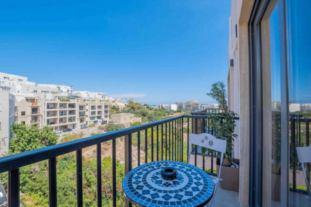 Wanderlust 2 * Sliema